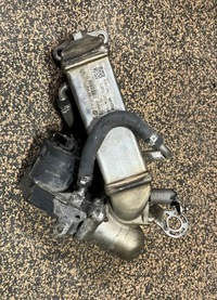 фото thumb №1, Bmw 3 e90 e91 2007 радіатор вихлопних газів egr