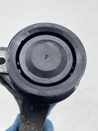 фото thumb №10, Audi q7 4l 3.0 tdi лапи кріплення генератора + ролик