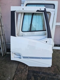 фото thumb №1, Двері праве iveco s way