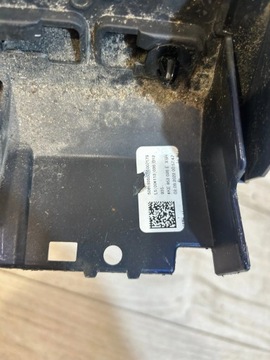 фото thumb №8, Audi e-tron 4ke планка передня права