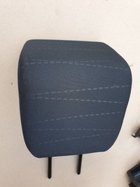 фото thumb №9, Підголівник середній задній зад сидіння toyota yaris ii оригінальний номер матеріал чорний