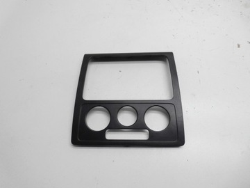 фото thumb №1, Рамка радіо повітропровід 2k0858061a vw caddy 2k 2003-2015r. оригінал