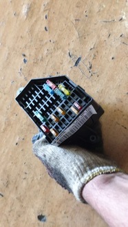 фото thumb №1, Vw passat b6 коробка предохранителей