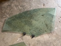 фото thumb №1, Nissan pulsar c13 скло двері лівий перед ліва передня 2013r.