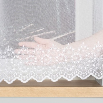 Firany Haftowane Do Salonu Firana Biała Z Haftem Delikatna Z Taśmą s280x150