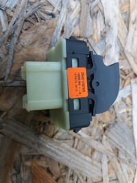 фото thumb №3, Переключатель управление стекло renault dacia