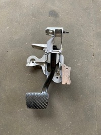 фото thumb №1, Audi a8 d5 каркас педаль тормоза 4n1723117