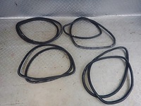 фото thumb №1, Audi q7 4l0 05- прокладка навколо двері