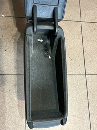 фото thumb №11, Підлокітник czarna шкіра audi a6 c5