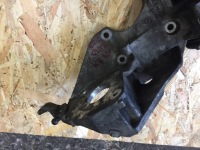 Audi оригінальний номер 03l903143d кронштейн кронштейн в Україні, фото thumb