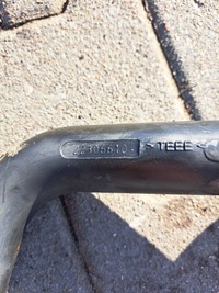 фото thumb №3, Заливна горловина труба кронштейн оливи оригінал volvo fh 4 fm 4