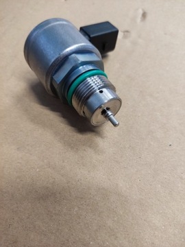 фото thumb №7, Клапан планки датчик давления топлива audi vw 2.0 tdi 04l130764c