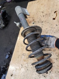 Купить Peugeot 5008 1 1.6 vti mcperson правая  перед передний, фото thumb