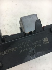 фото thumb №5, Volvo xc60 ii коробка предохранителей 32212297