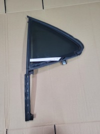 фото thumb №1, Toyota yaris cross стекло кузовная w крыло задняя