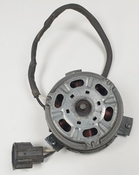 фото thumb №1, Моторчик вентилятора радіатора mercedes w176 cgi