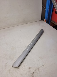 фото thumb №1, Молдинг дверь левый задняя audi a3 8p lift 5d ly7w