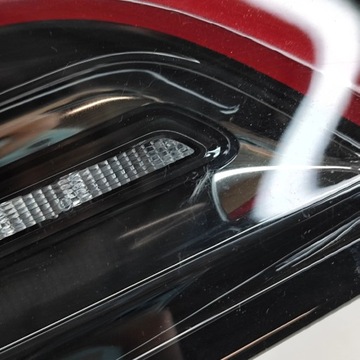 фото thumb №9, Tesla модель 3 2022 левая сторона лампы задней крышки багажника