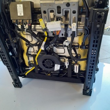 фото thumb №10, Kia ceed iii універсал hev шкіра сидіння диван обшивки тунель комплект підігрів вентиляційний отвір