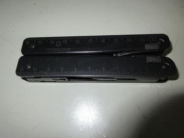 VICTORINOX WIELOFUNKCYJNE KOMBINERKI KIESZONKOWE