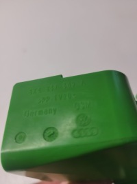 фото thumb №3, Заглушка замка лівий перед audi a1 8x4837349a