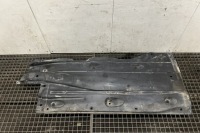 Правая накладка подвеска audi a3 limousine 8vs, 8vm 5q0825202l 1.4l бензиновый Киев, фото thumb