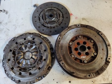 фото thumb №1, Seat audi a4 2.0tfsi колесо двомасовий 06d105266a диск притиск 130