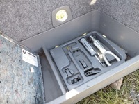 фото thumb №6, Bmw e90 захист обшивка ніша акумулятор багажника 6949965 7070520