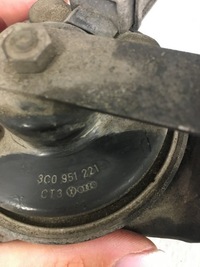 фото thumb №15, Клаксон сигнал звуковий volkswagen оригінальний номер 3c0951221 3c0951223