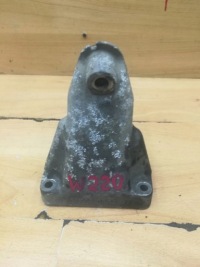 фото thumb №1, Кронштейн кронштейн двигуна mercedes w220 4.0 cdi