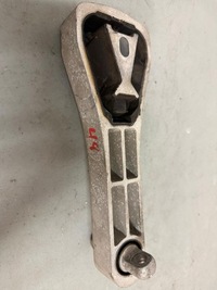 фото thumb №1, Подушка кронштейн двигателя коробки 31460677