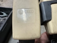 фото thumb №3, Защёлки поперечина задняя audi a8 d4