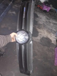 фото thumb №1, Решітка радіатора решітка радіатора vw golf v+ plus 2005-2009 5m0853655 lc9z