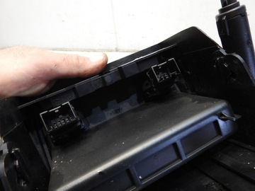 фото thumb №8, Панель кнопки підігріву сидінь гніздо прикурювача porsche cayenne i