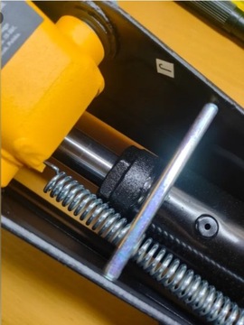 ПОДЪЕМНЫЙ ДОМКРАТ 130–380 мм JACK FROG JCB 2T