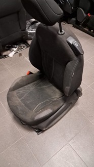 фото thumb №9, Peugeot 208 3d сидіння водія лівий skłdany механізм справний