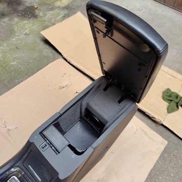 фото thumb №7, Citroen c5 iii x7 туннель подлокотник