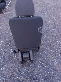 фото thumb №8, Vw t5 t6 сиденье одинарный второй ряд/ 2 ряд koziołek зад/ задний austin