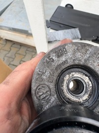 фото thumb №2, Vw t6 натягувач ремінь розподільний вал 04l145299b