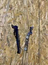 фото thumb №1, Петлі капот лівий i правий c4 grand picasso ii