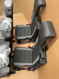 фото thumb №12, Сиденья заднее сиденье vw touran 2015- кожа+ материал 7 человек nowe комплект