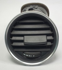 фото thumb №1, Решітка обдув ліва mercedes w204 a2048306354