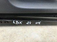 фото thumb №9, Lexus lbx 2024 сидіння перед заднє сидіння задня шкіра przeszyta czerwona nicią