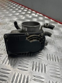 Дроссельная заслонка 22030-28050 toyota avensis t25 рестайлинг  2.4vvti Недорого, фото thumb