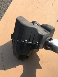 фото thumb №1, Корпус фильтра воздуха audi a8 d4 4.2 fsi правая