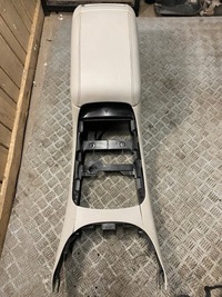 фото thumb №1, Подлокотник туннель средний mercedes w251 r-klasa