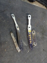 фото thumb №1, Петли капот dacia duster i lift