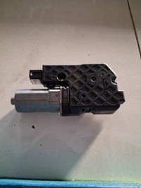 фото thumb №1, Mercedes gla h247 моторчик люк 1763733b