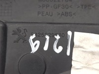 фото thumb №6, Peugeot 2008 ii 2021 молдинг стекло задний 9826305280