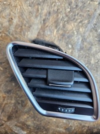 фото thumb №4, Решітка обдув права audi a5 a4 8t1820902c